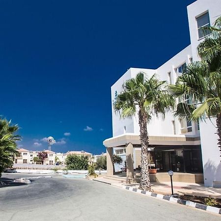 Polycarpia Hotel Pernera Bagian luar foto