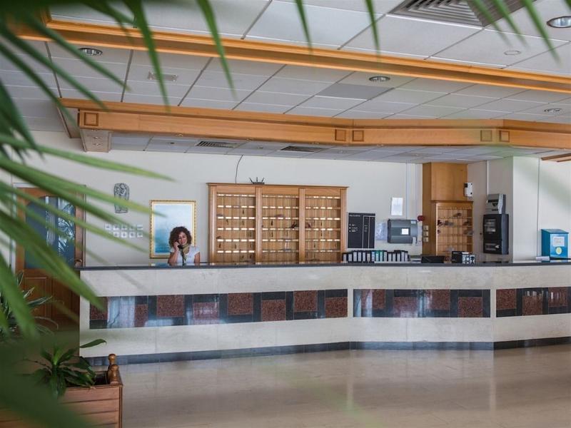 Polycarpia Hotel Pernera Bagian luar foto
