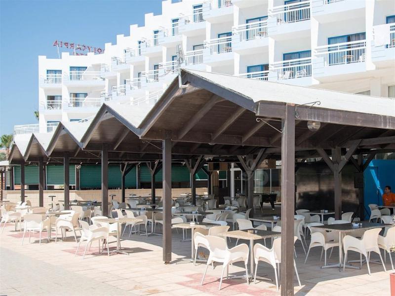 Polycarpia Hotel Pernera Bagian luar foto