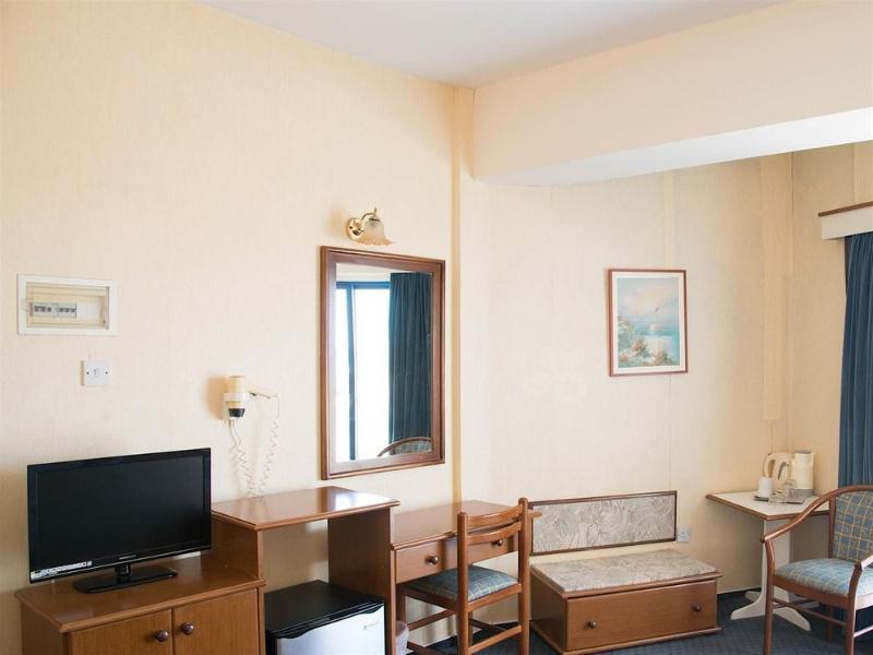Polycarpia Hotel Pernera Bagian luar foto