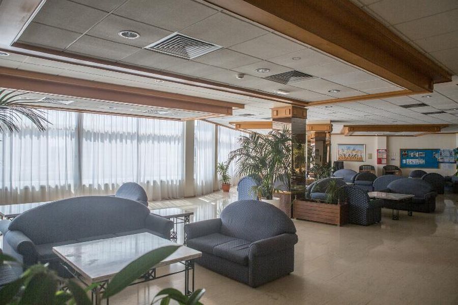 Polycarpia Hotel Pernera Bagian luar foto